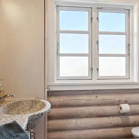 3 Bedroom Cozy In